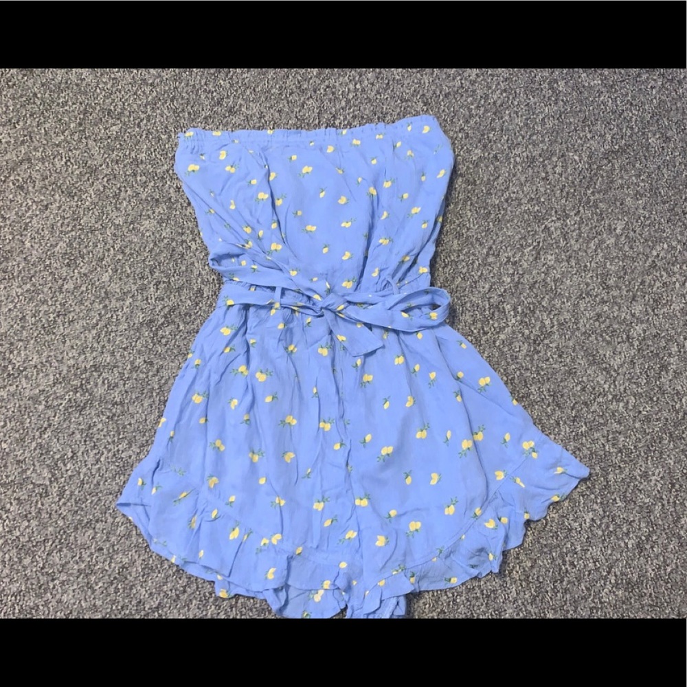 Hollister Romper Never Worn!!!!